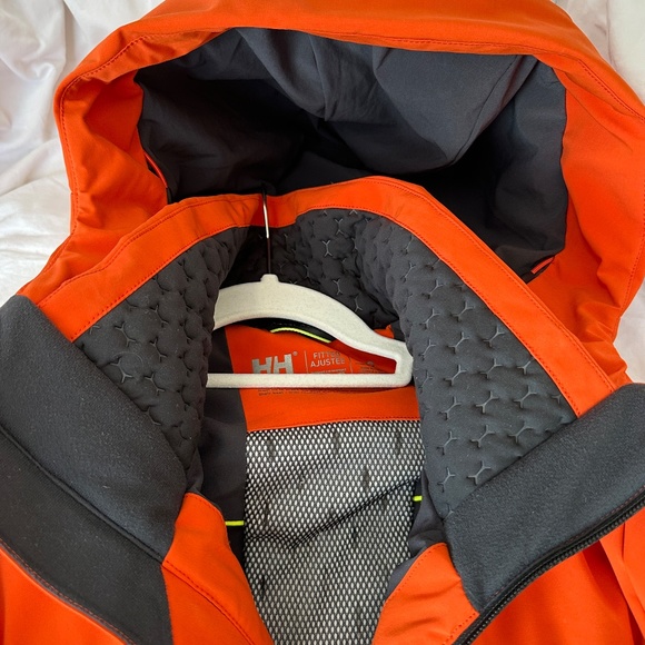 Small UNISEX Helly Hanson Insulated Ski Jacket - like new - Picture 8 of 8